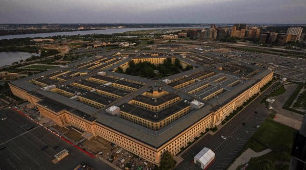 卓越汇 看完93阅兵，特朗普评价两个非常，并对美防长下令，要求史无前例