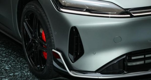 河南配资网 开着不比A6L差！50万实力才14.9万，长5米提速4.9s，配巴赫级座舱