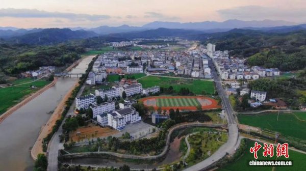 金控配资 （乡村行·看振兴）福建泰宁：渔港废壳“远嫁”山乡 碱化沃土催生金色稻浪